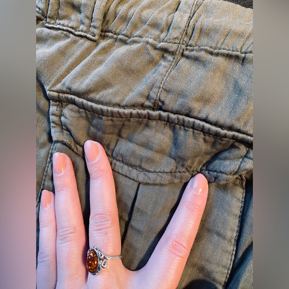 Army Green Taper Capri - Picture 4 of 6